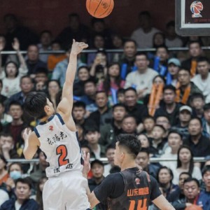 7M体育登录入口-徐杰：困难时期要勇于站出来说话，而不是把球撇出去躲在一边